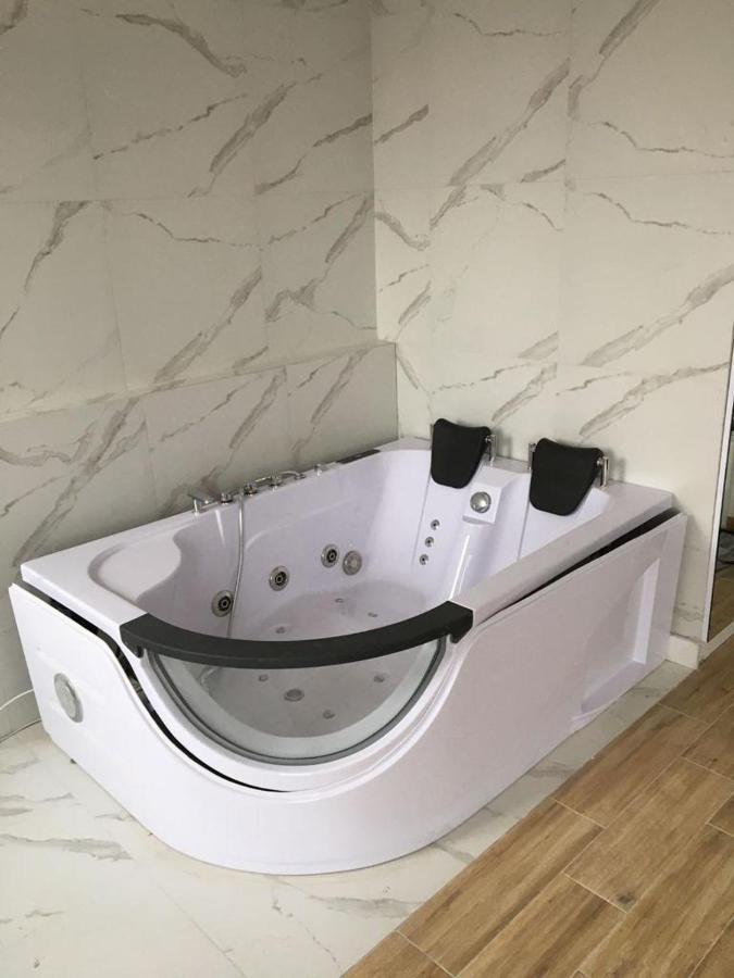 Yourapart Jacuzzi Przy Zamku Krolewskim Warschau Exterior foto